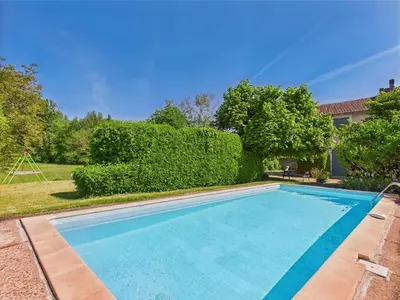 Piscine de l'établissement Gîte mitoyen - piscine commune - 4 personnes ou située à proximité