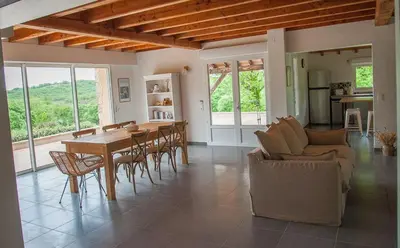 Coin salon dans l'établissement Gîte du Causse Loubressac