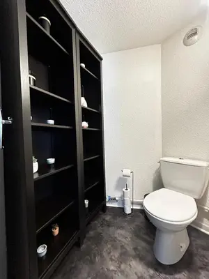 Salle de bains dans l'établissement Le Saint-Pierre, spacieux en hypercentre