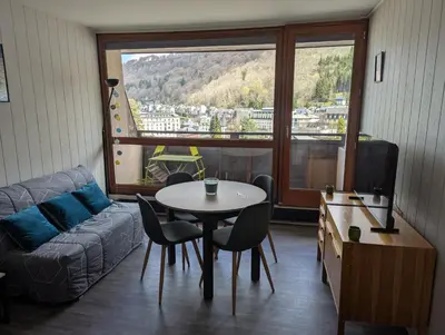 Coin salon dans l'établissement Appartement 5 personnes avec garage, balcon et belle vue