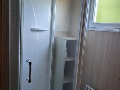 Plan de l'établissement Mobil-home moderne dans la nature d'Auvergne - FR-1-814-134