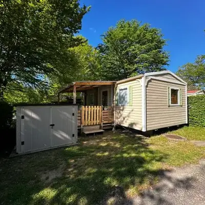 Mobilhome au bord du lac