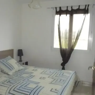 Petit appartement plein pied 2 pers AVEC TERRAIN proche Aurillac
