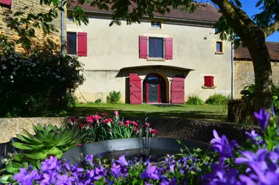 Jardin de l'établissement Gîte de Lendrevie