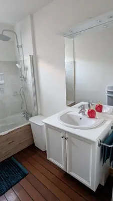 Salle de bains dans l'établissement Le duplex de la mairie