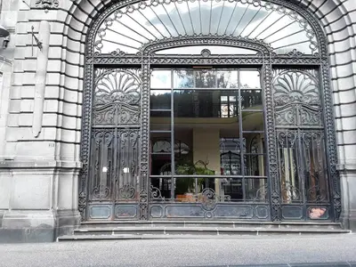 Façade ou entrée de l'établissement Le Sarciron 152
