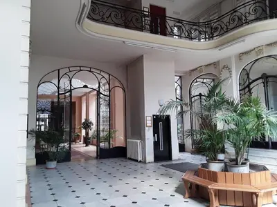 Façade ou entrée de l'établissement Le Sarciron 152