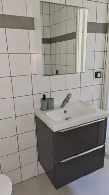 Salle de bains dans l'établissement Tente lodge la perche