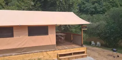 Bâtiment de la tente de luxe