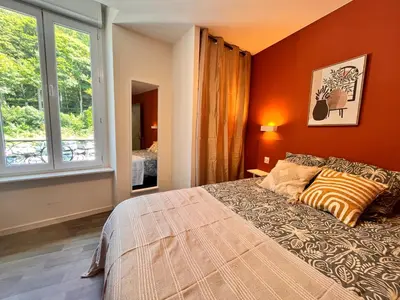 Un ou plusieurs lits dans un hébergement de l'établissement Villa Le Régis, des moments simples et vrais