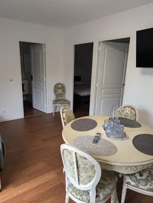 Télévision ou salle de divertissement dans l'établissement Casa DANIEL 1