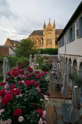 Jardin de l'établissement Les Chambres du Cloître, la Beurrière