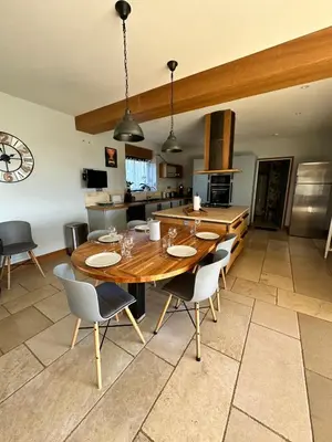 Cuisine ou kitchenette dans l'établissement Villa Belle Pierre en Corrèze