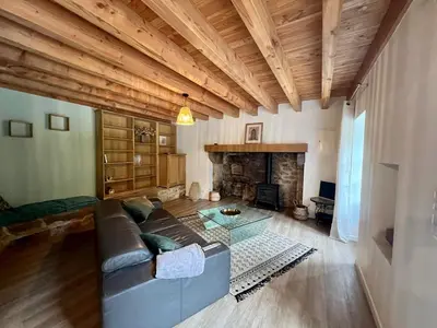 Coin salon dans l'établissement Lac de Vassivière Petite maison à proximité