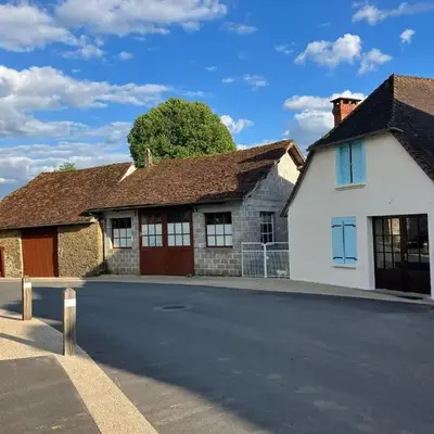 2 Bed Cottage-Sleeps 4-Garden-Fireplace-Pets