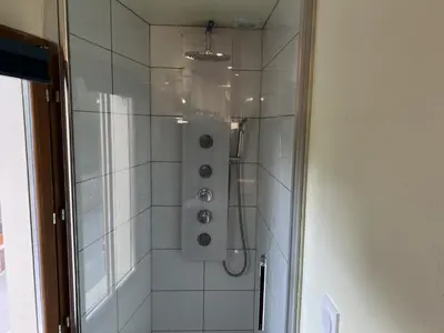 Salle de bains dans l'établissement Gite - Maison Camembert Carennac