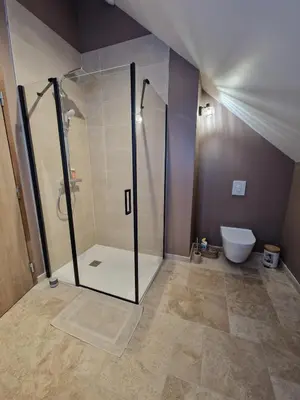 Salle de bains dans l'établissement La Grange du Peuch, 10 personnes