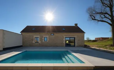 Piscine de l'établissement La Maison du Peuch ou située à proximité