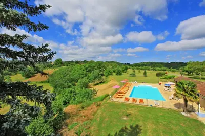 Piscine de l'établissement Chalet La Brousse pour 5 personne avec piscine ou située à proximité