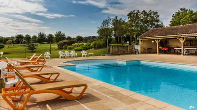 Piscine de l'établissement Chalet La Brousse pour 5 personne avec piscine ou située à proximité