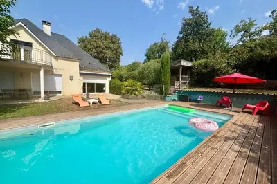 Piscine de l'établissement Villa Bardon - Design - Centre-ville - Piscine ou située à proximité