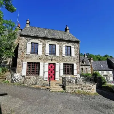 Familial House Dellac-Mathieu in mountain village Cantal