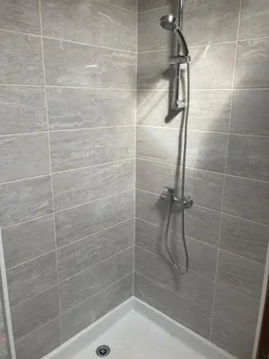 Salle de bains dans l'établissement Gîte de la Saladie