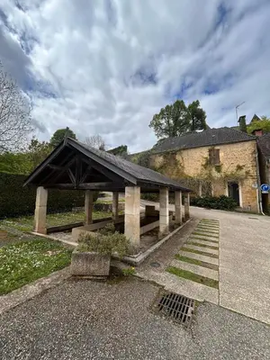 Jardin de l'établissement Petite maison au pied du château