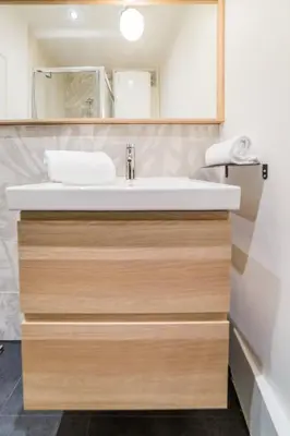 Salle de bains dans l'établissement L'Indigo - 1 Chambre