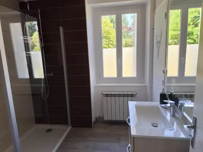 Salle de bains dans l'établissement La corrèzoise