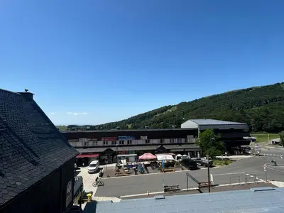 Vue générale sur la montagne ou vue sur la montagne depuis l'appartement