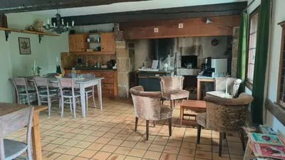 Cuisine ou kitchenette dans l'établissement Le Mas Bellanger