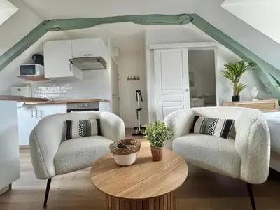 Cuisine ou kitchenette dans l'établissement Le Naturel, avec climatisation et parking privé