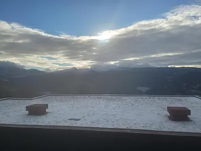 Vue générale sur la montagne ou vue sur la montagne depuis l'appartement