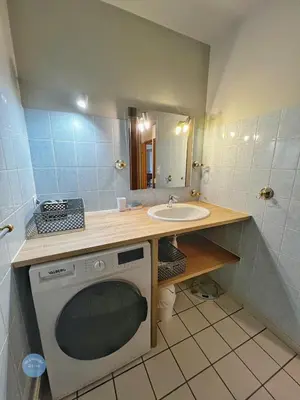 Salle de bains dans l'établissement Les Glycines - Maison familiale avec jardin, entre nature et confort