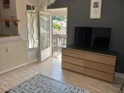 Télévision ou salle de divertissement dans l'établissement Villa Alexandre René