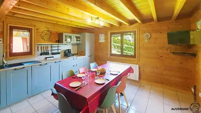 Cuisine ou kitchenette dans l'établissement Chalet Puy Jumel