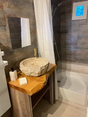 Salle de bains dans l'établissement Chaumière du 16-ème siècles
