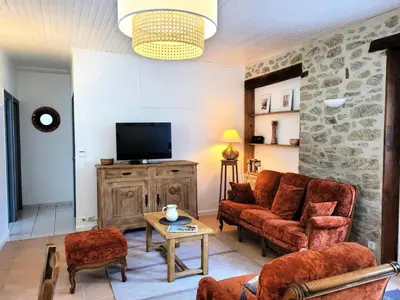 Télévision ou salle de divertissement dans l'établissement Gîte de France Chez baptiste 2 épis - Gîte de France 4 personnes MAE-0013