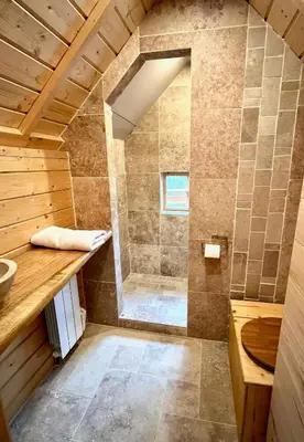 Salle de bains dans l'établissement Aux Étangs de Jourgnac - Kota