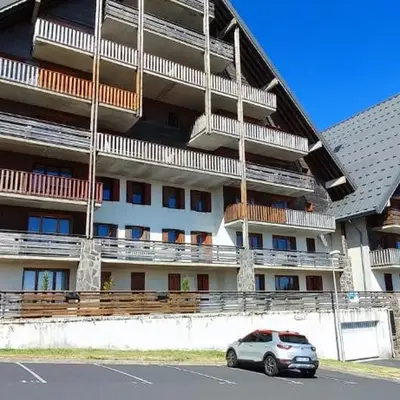 Appartement dans résidence avec piscine et parking couvert