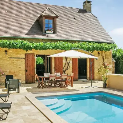 Beautiful Home In St Amand De Coly
