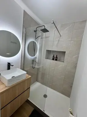 Salle de bains dans l'établissement L'Habit Blancc, élégant et cosy
