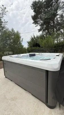 Plan de l'établissement Maison avec Jacuzzi proche du lac