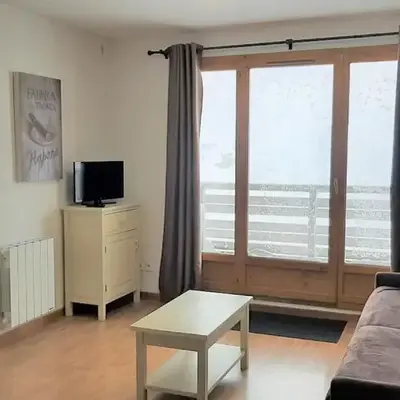 La Merlerie Super-Besse agréable appartement 5p grand balcon parking privé