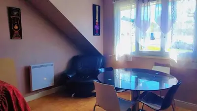 Coin salon dans l'établissement Maison familiale à Bugeat avec jardin accueillant
