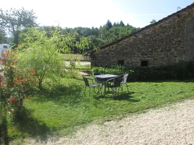Jardin de l'établissement Ecuries de Saint Maurice- Maison d'hôtes de Gondou
