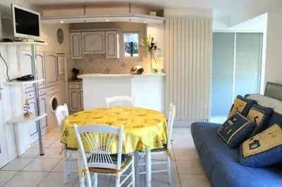 Cuisine ou kitchenette dans l'établissement La Croix de Pierre proche de Sarlat