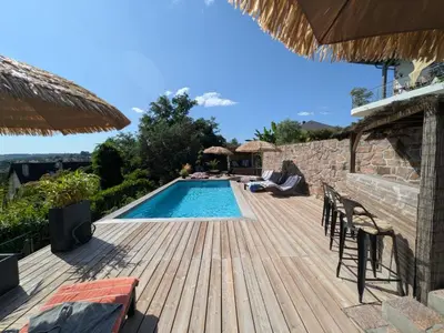 Piscine de l'établissement Brive, La Villa Bellevue ou située à proximité