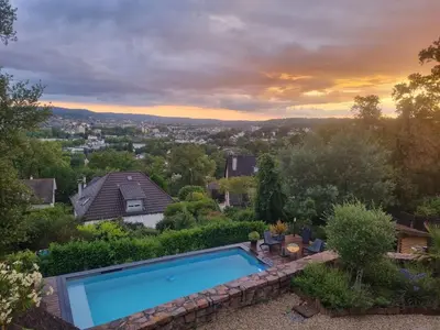 Piscine de l'établissement Brive, La Villa Bellevue ou située à proximité